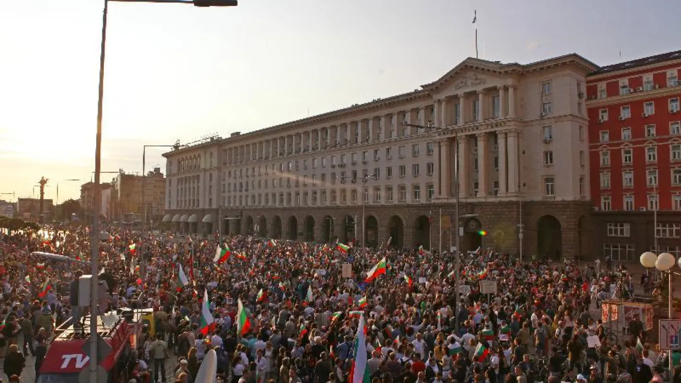 Гневът на средната класа възпламени протести в Турция, Бразилия и България