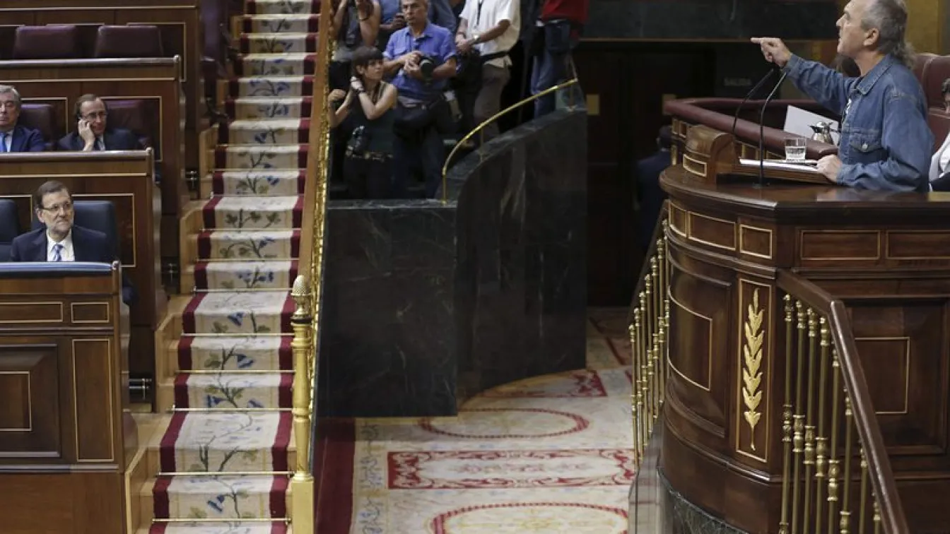 Испанският парламент одобри абдикацията на краля