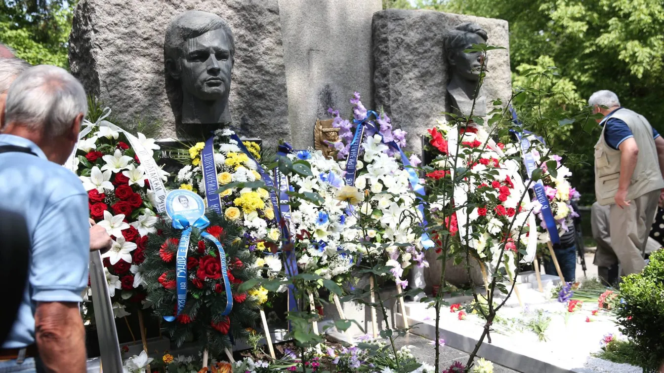 Отборът на Левски почете Гунди и Котков