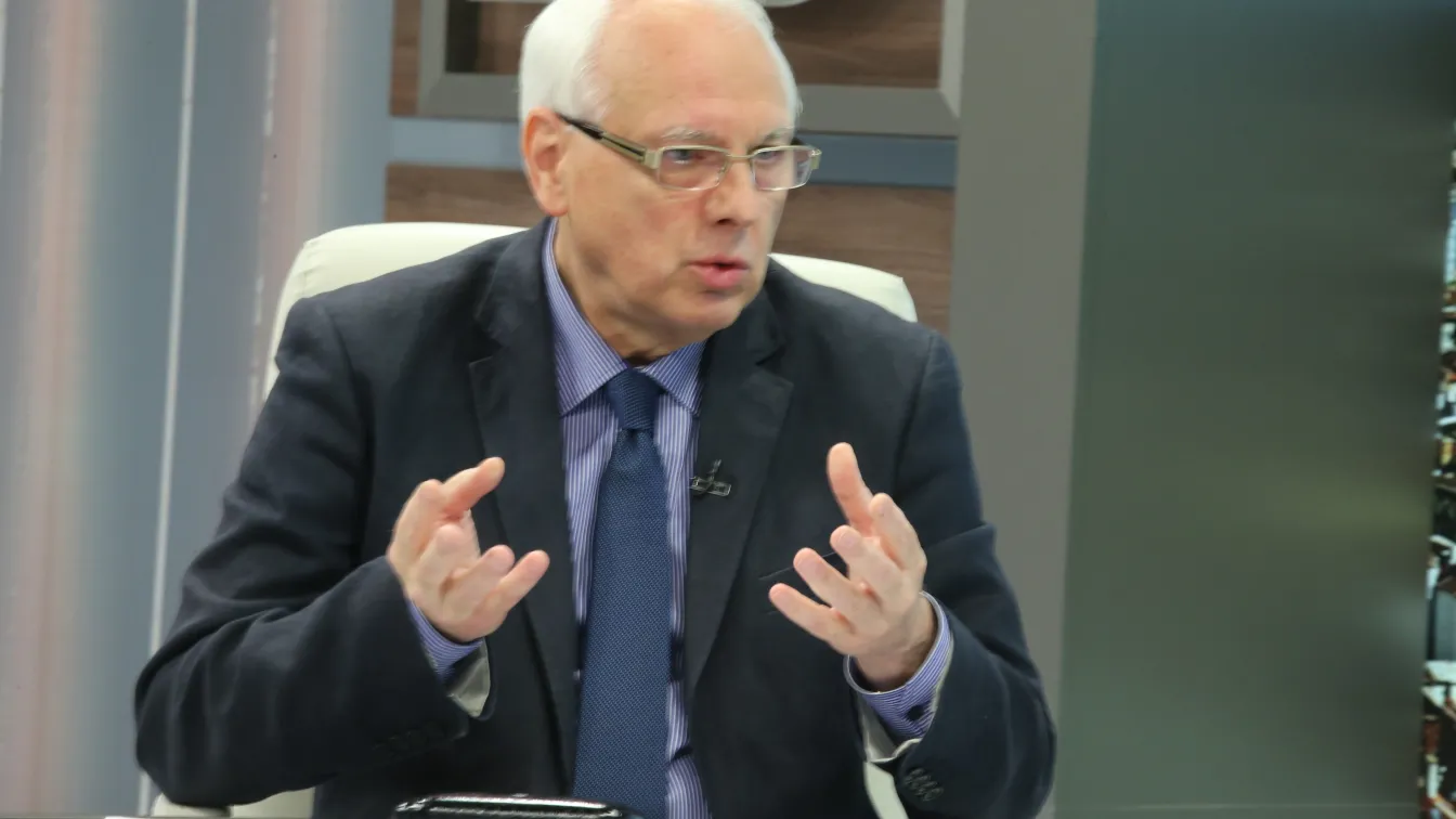 Велизар Енчев: Премиерът или е немощен, или се опитва да се хареса на русофилите