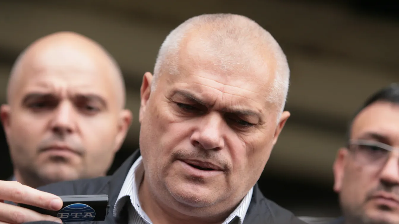 Валентин Радев: Няма теч на информация от МВР, свързан с Митьо Очите