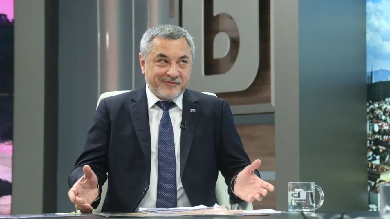 Партията на Валери Симеонов за евродепутат: „Нагла”, „джихадистка”, „с неадекватен вид”, „с позорна слава”