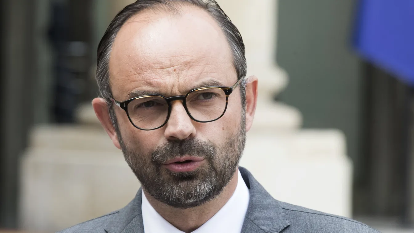 Снимат филм по роман на френския премиер