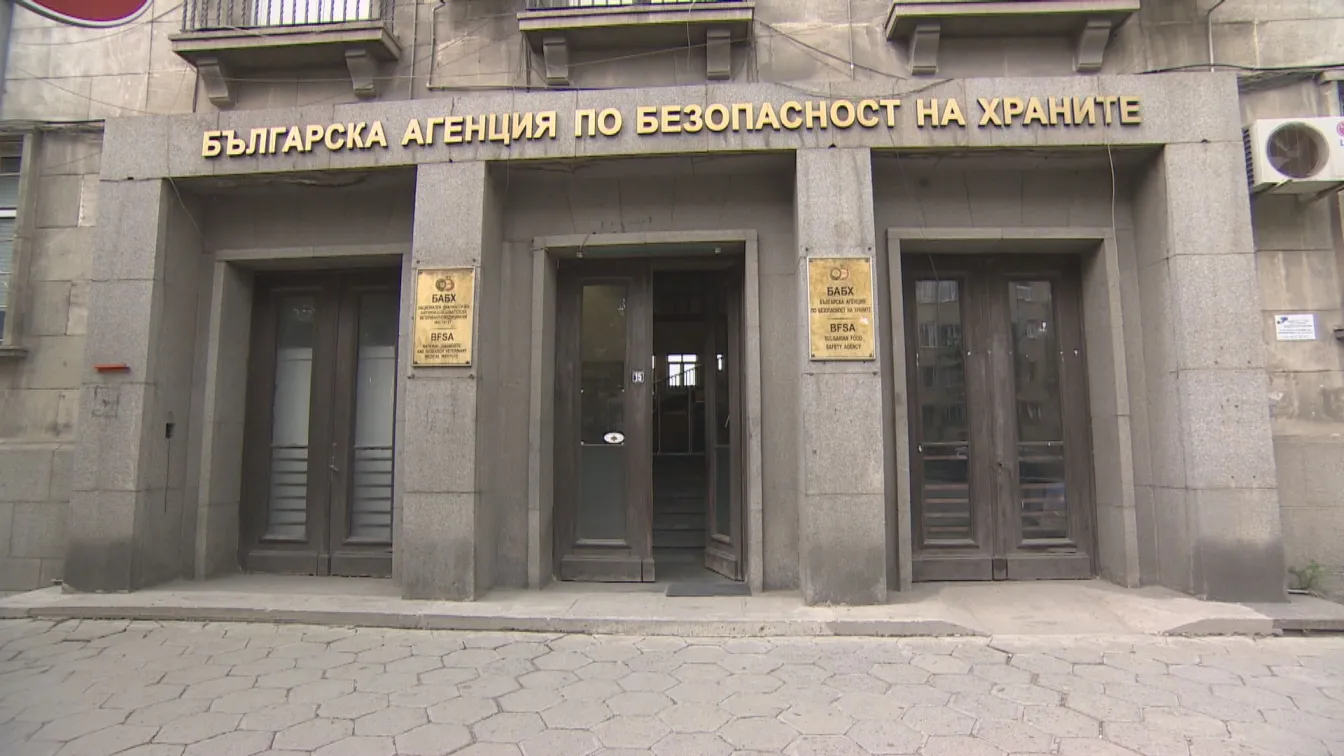 БАБХ: Няма от опасната партида с консерви риба тон в България
