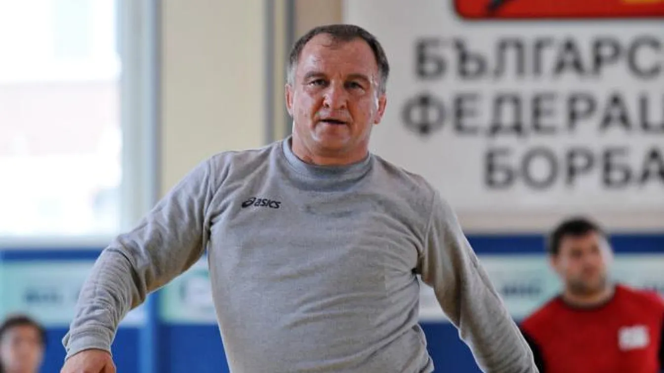 Симеон Щерев под карантина у дома, съпругата му е изписана от ВМА