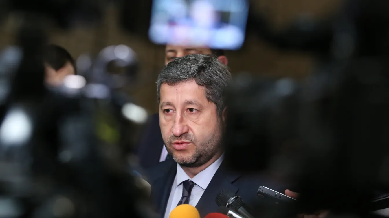Христо Иванов: Пеевски беше отгледан от ДПС и изхранен от ГЕРБ, БСП създадоха Черепа