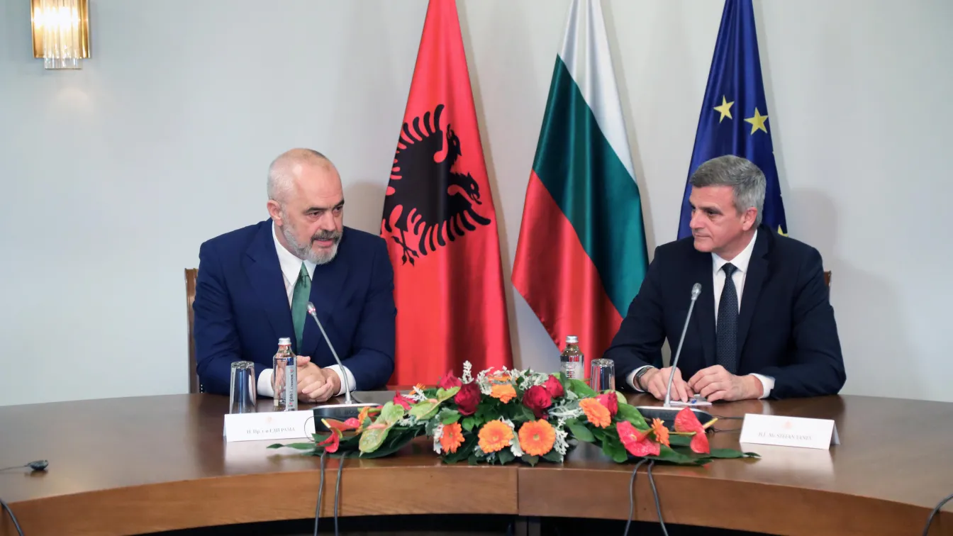 Еди Рама: Албания няма да взема страна в споровете между София и Скопие