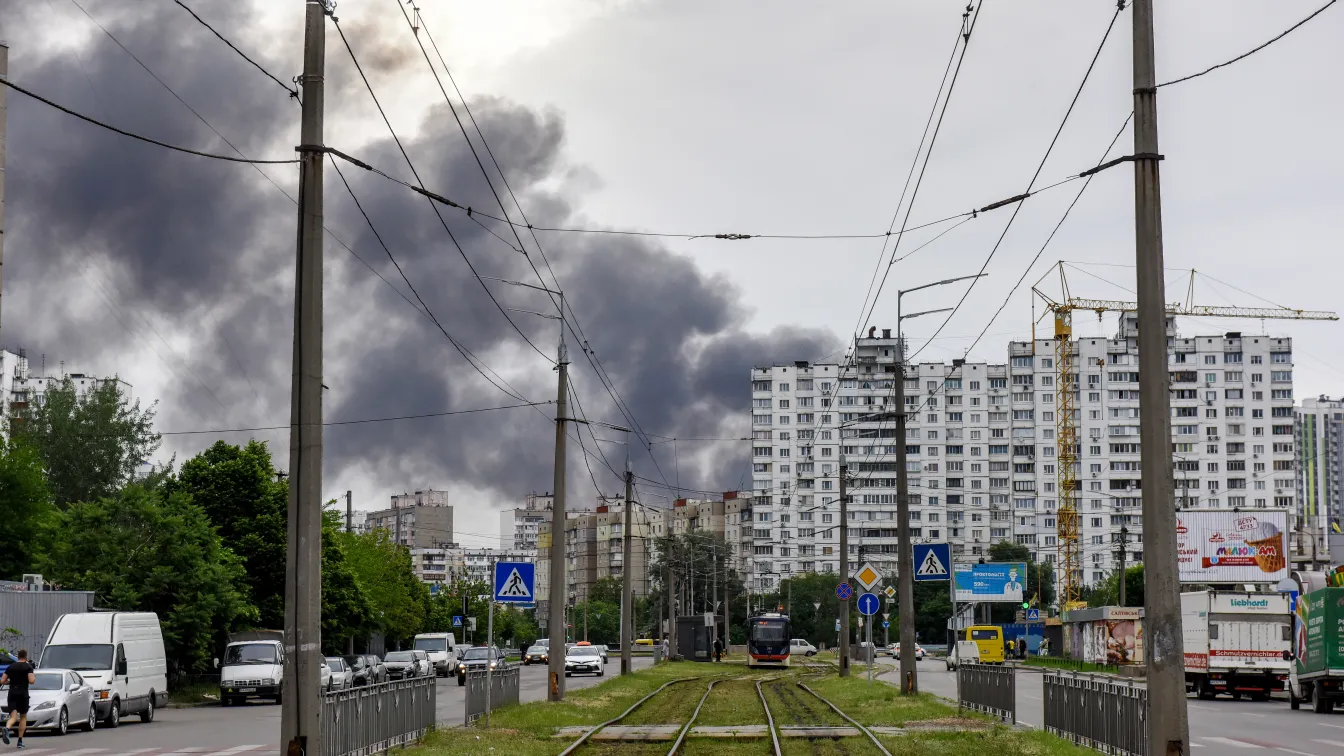 Силни експлозии в Киев, Москва съобщава за обстрел в Донецк 