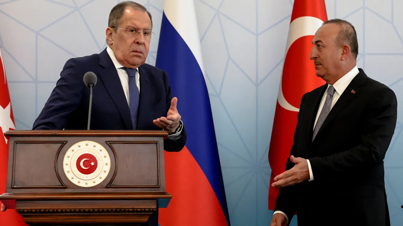 Лавров: За да има среща Путин - Зеленски, трябва първо да се възобновят преговорите