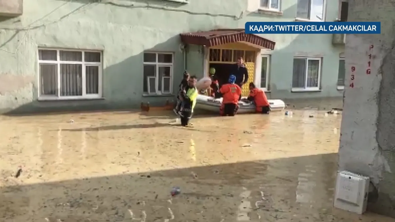 Порои наводниха северните райони на Турция