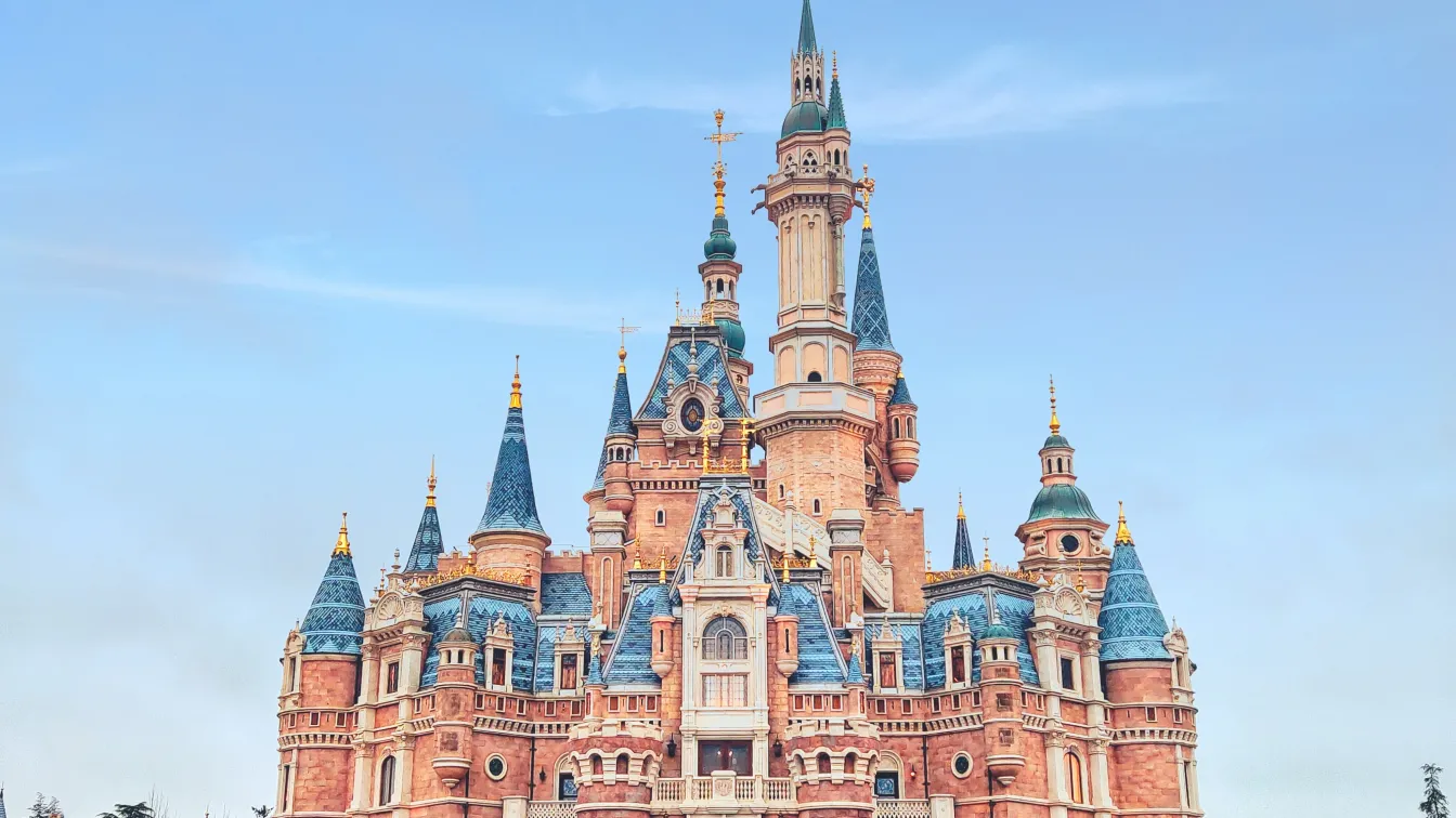 Твърде високи цени и слаб интерес към парка Disney World 