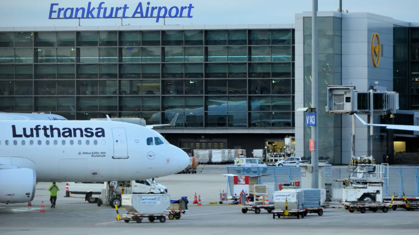 Бомбена заплаха принуди самолет на Lufthansa да се върне от Индия до Франкфурт