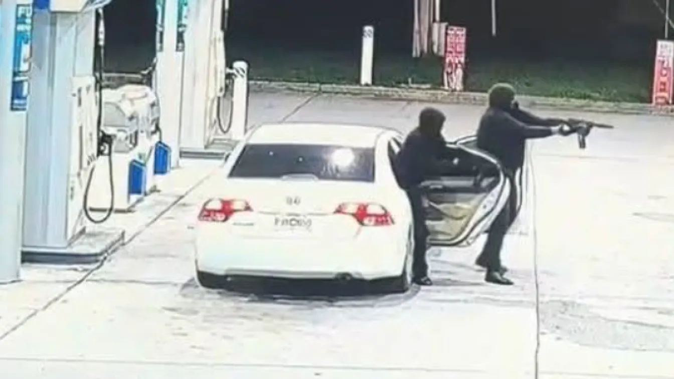 Близо 80 куршума по грешната мишена: Нападатели убиха невинна жена, мислейки си, че е друг човек 