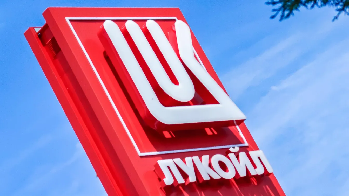 Удължен е лицензът за продължаване на дейността на „Лукойл“ в България