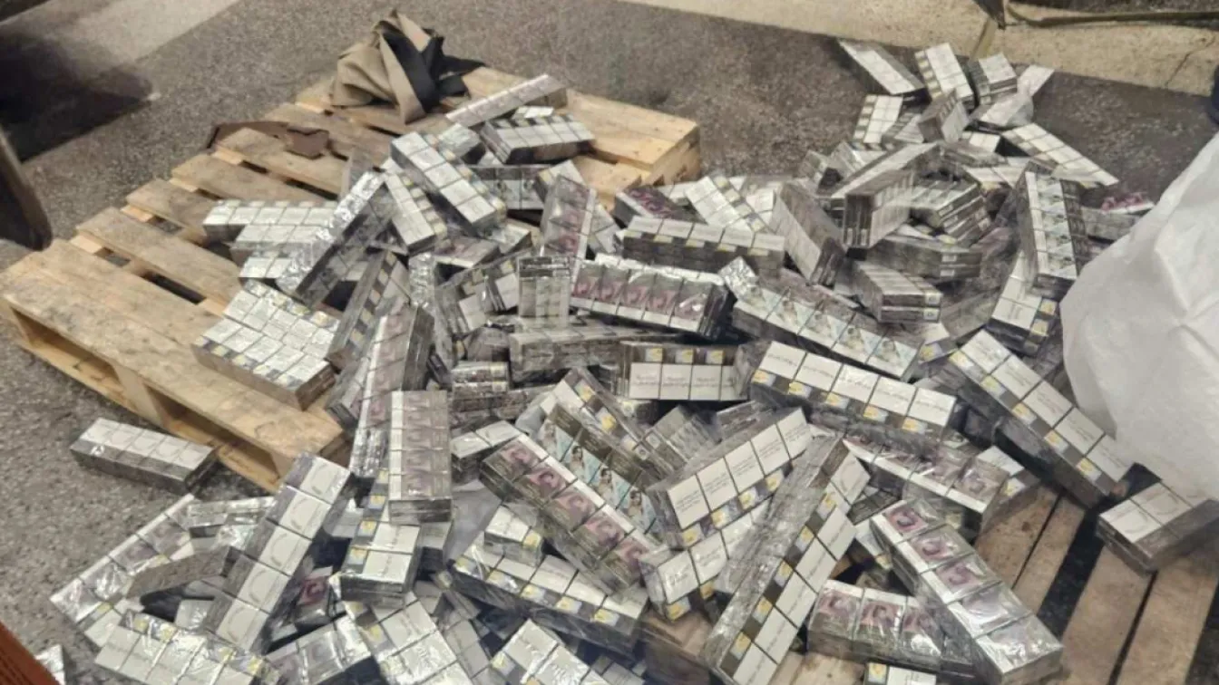 Откриха близо 42 000 контрабандни цигари в тайник на автобус на „Капитан Андреево“