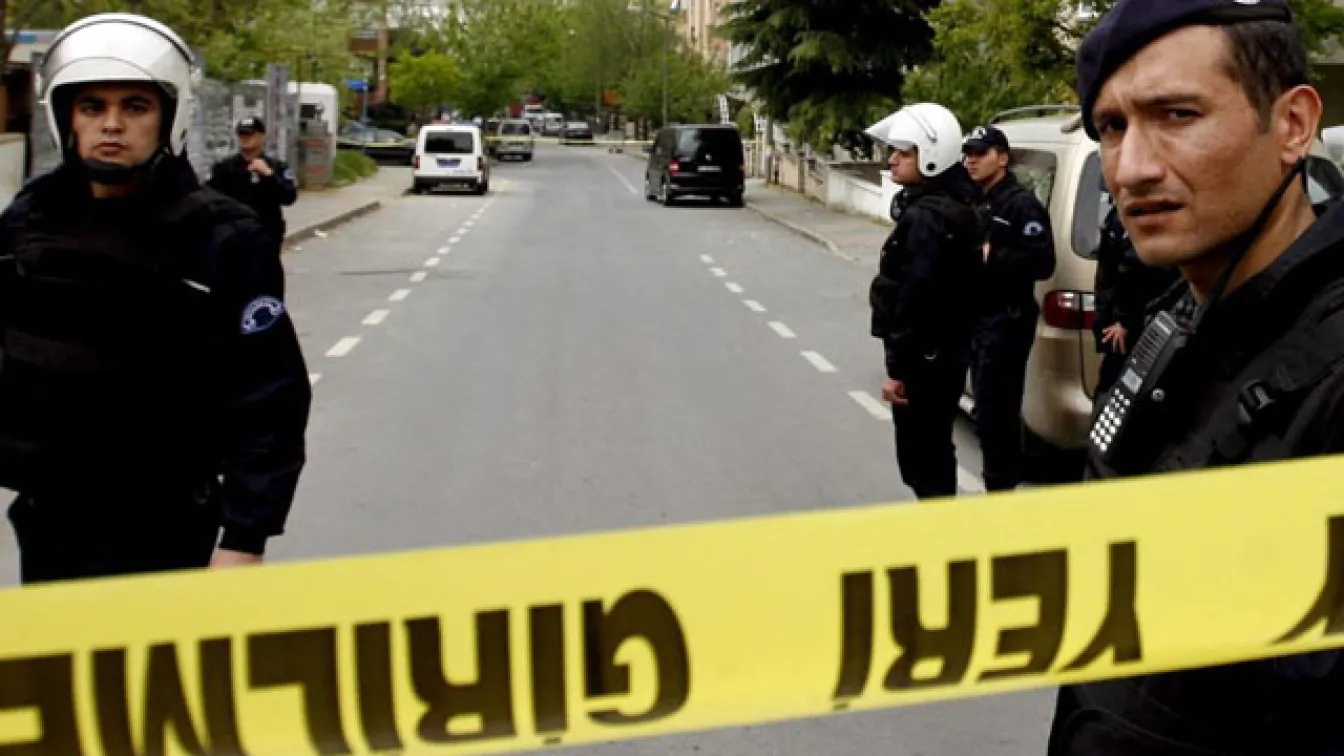 Удар на два автобуса в Турция взе 13 жертви