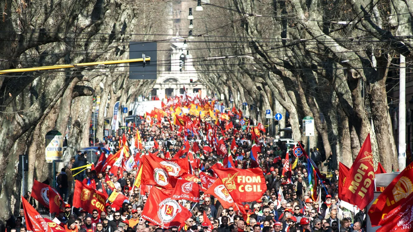 Масови протести срещу икономиите в Италия