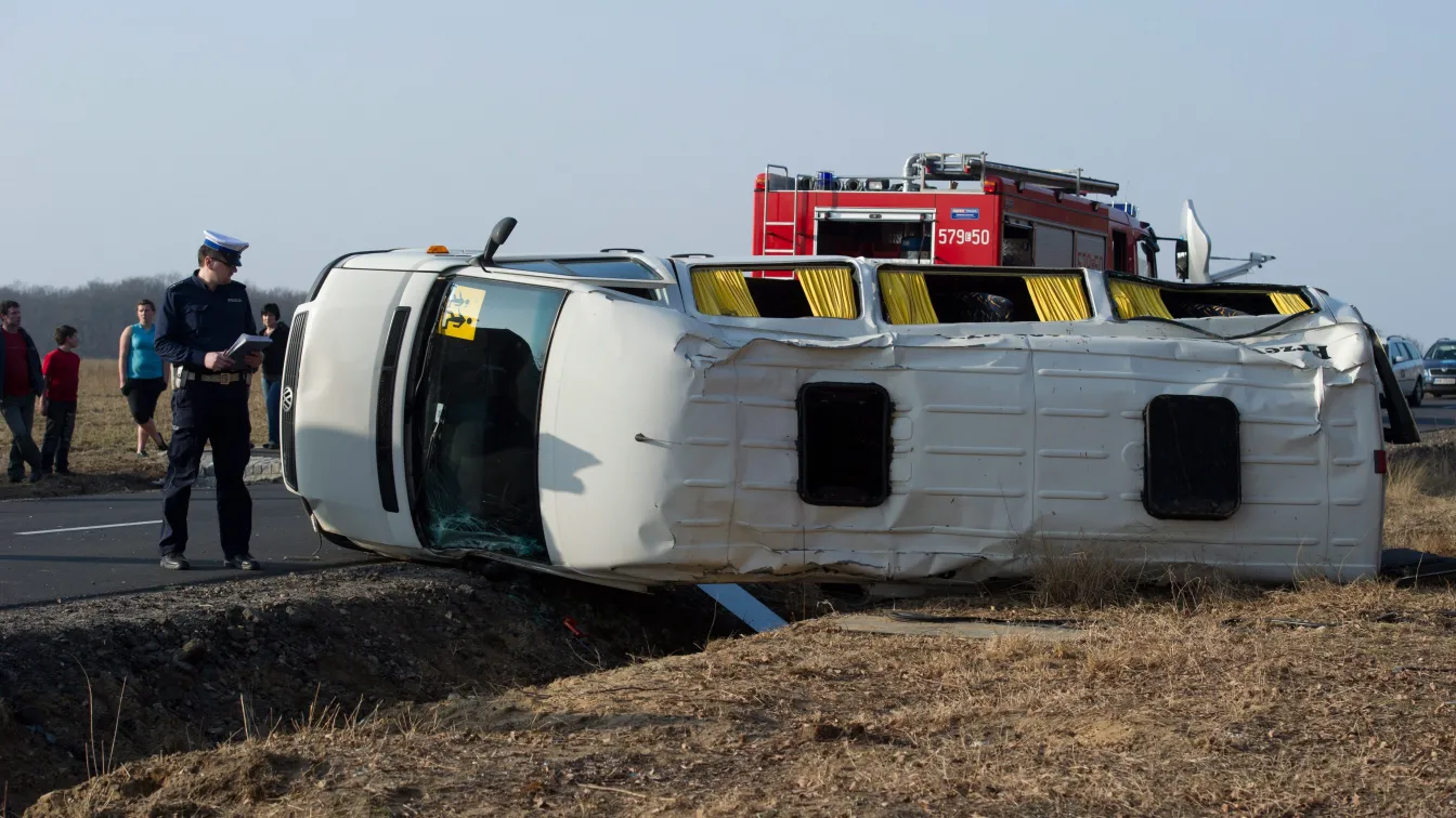 Поне 30 ранени при две автобусни катастрофи в Европа