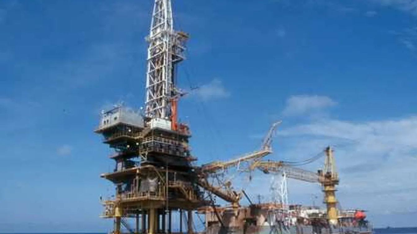 Жертва и ранени след пожар на мексиканска нефтена платформа