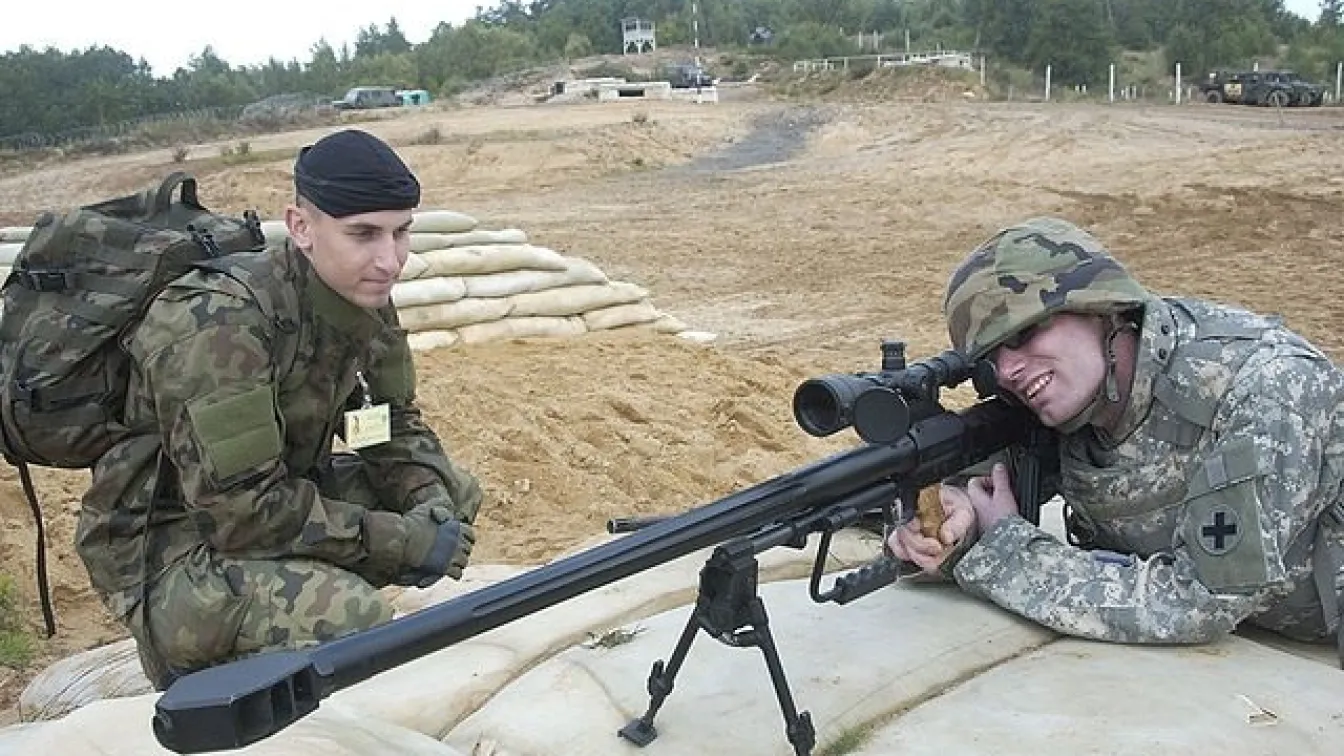 Полша мобилизира хиляди резервисти за военни учения