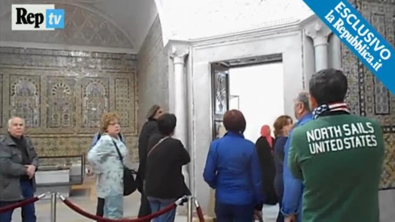 Моментът на атаката в музея в Тунис (ВИДЕО)