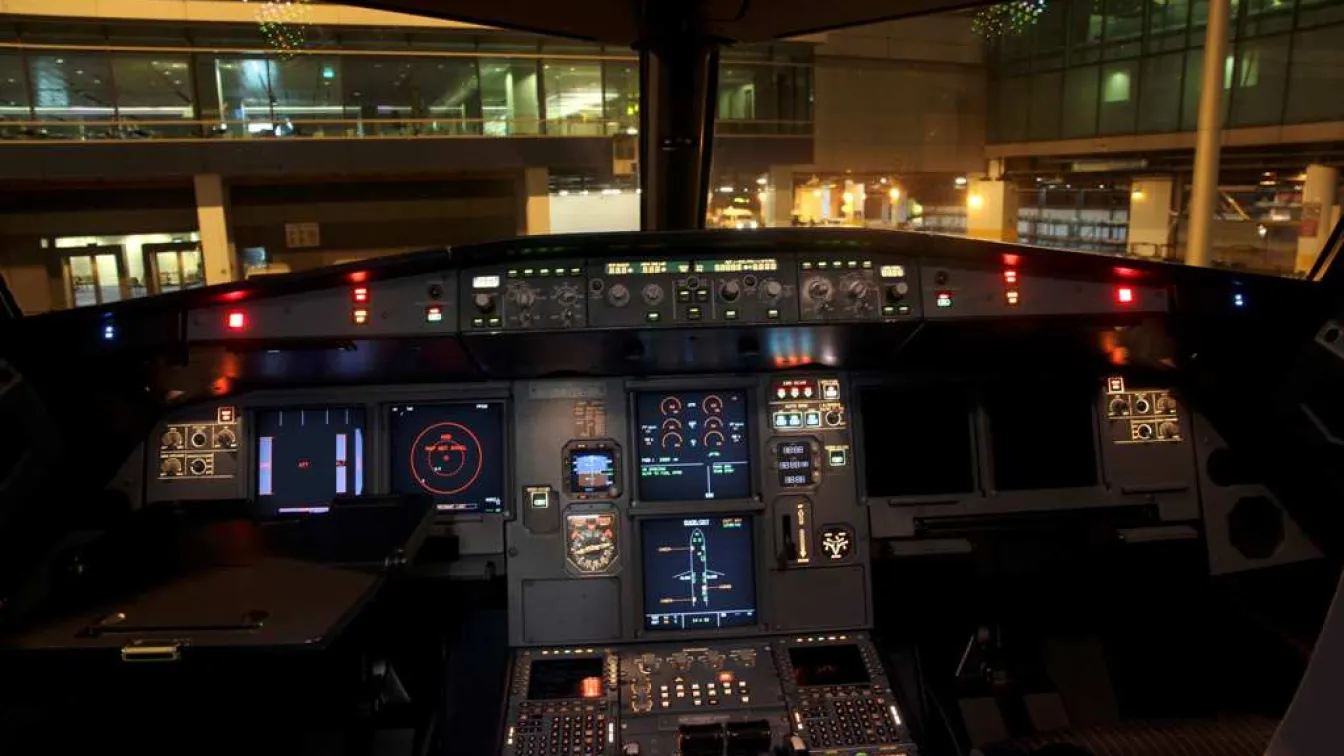 В пилотската кабина на Airbus A320, какъвто се разби във Франция (СНИМКИ)