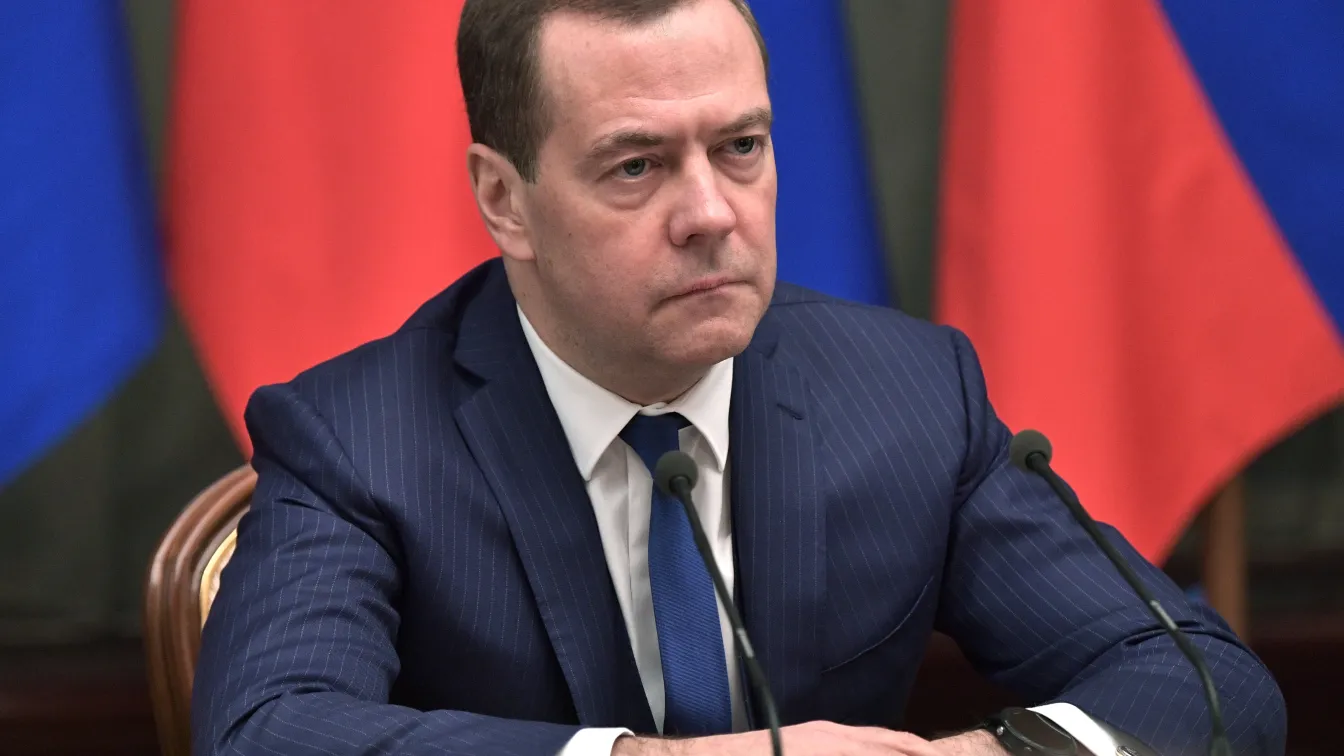 Медведев: Берлин заслужава да бъде нанесен удар по всичките му заводи за военна техника, предназначена за Киев