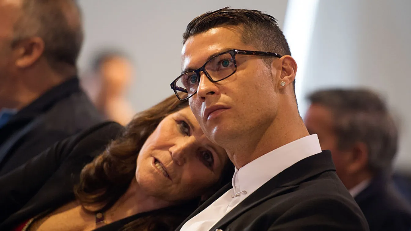Роналдо остава у дома, отправи емоционален призив за борба с коронавируса