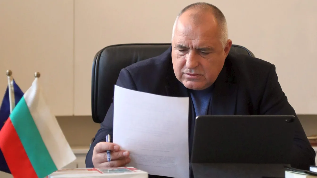 Бойко Борисов има седмица, за да реши как да действа с акциите на 