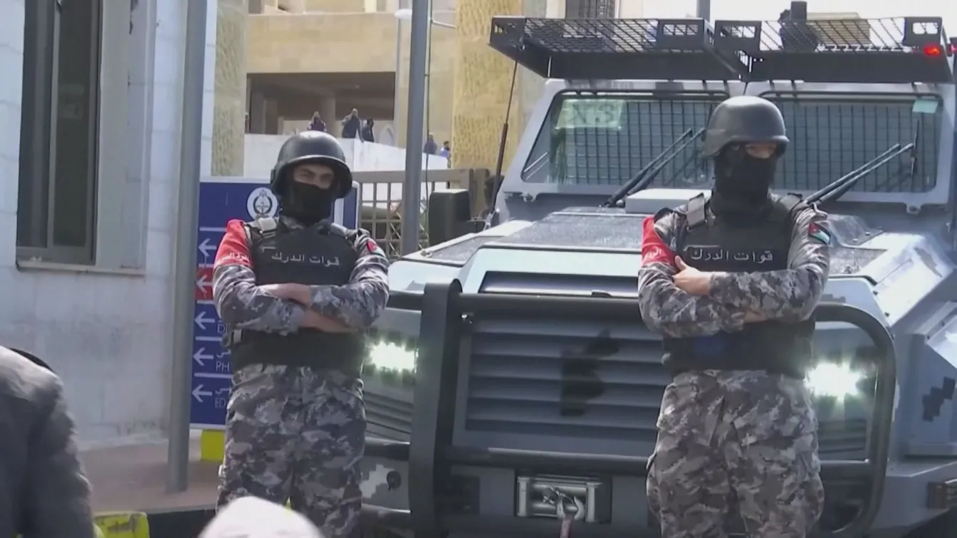 Протести и сблъсъци заради мерките срещу COVID-19 в Йордания