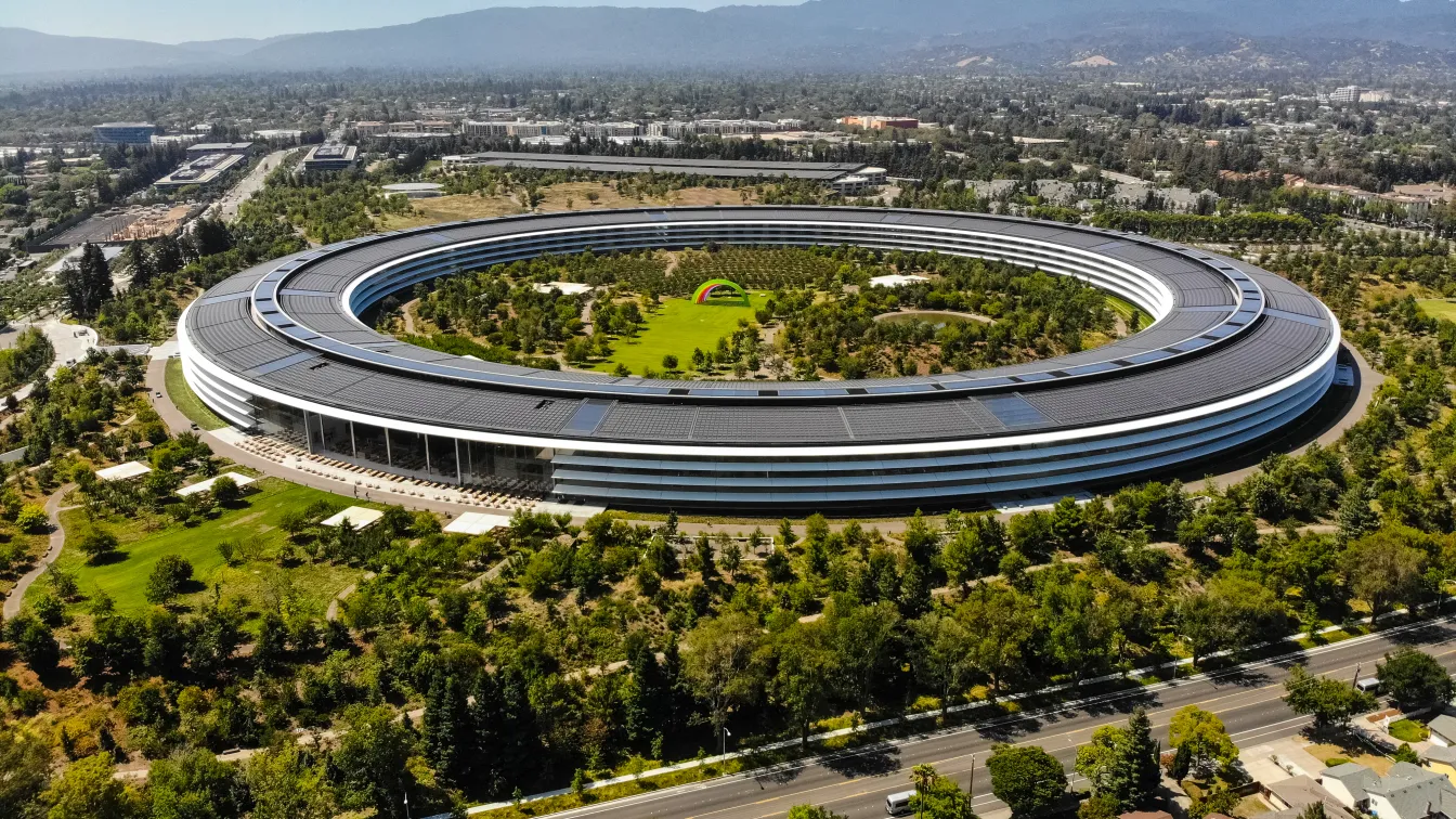 Минималното заплащане в Apple се увеличава до 22 долара на час