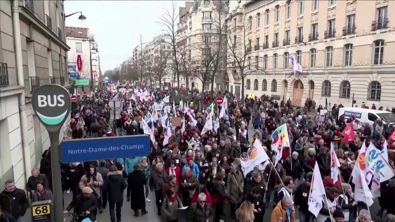 Стачките във Франция: Между 1,5 и 3,5 милиона души протестираха