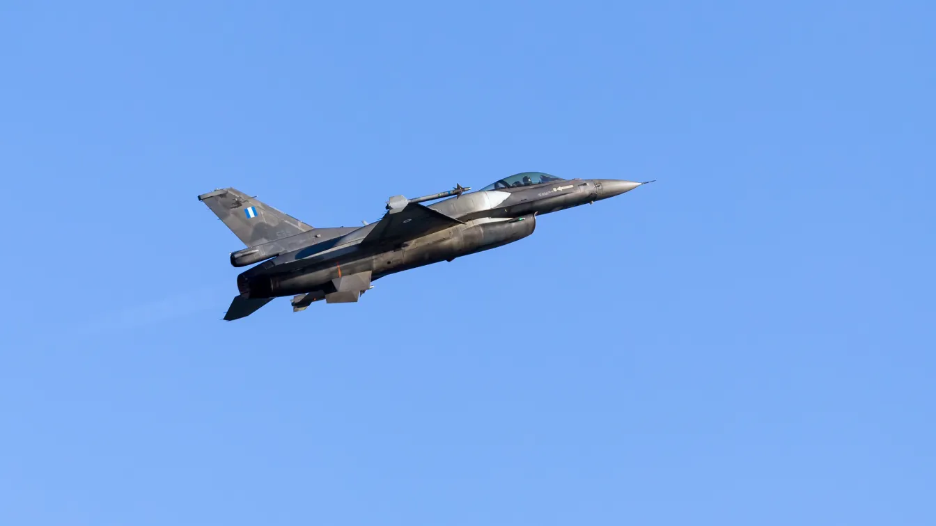 МО ускорява изграждането на секретните съоръжения за новите F-16