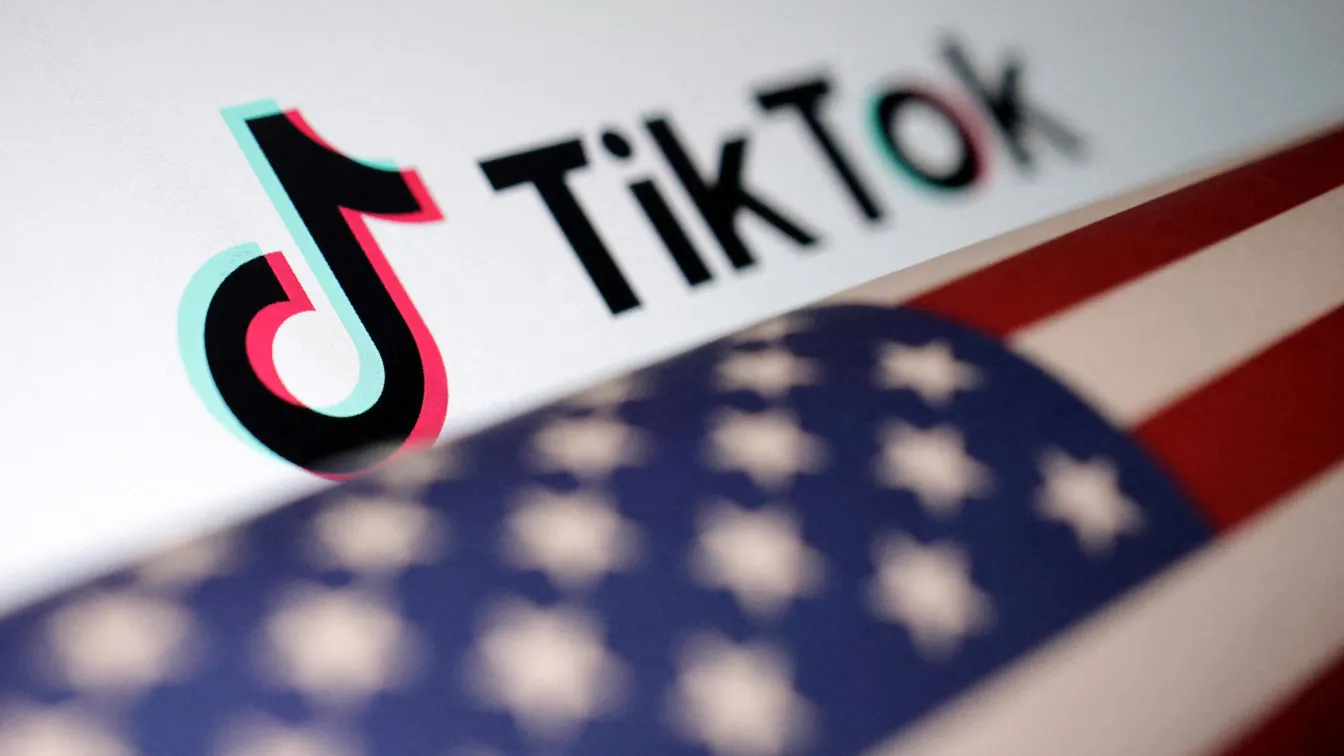 Apple и Google трябва да премахнат TikTok от магазините за приложения от януари