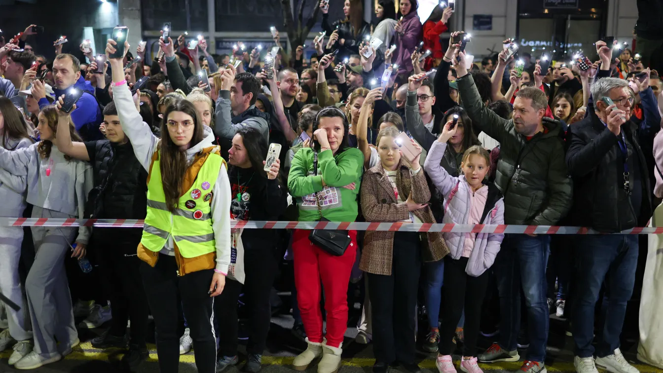 Преди протеста в Сърбия утре: Затвориха парламента