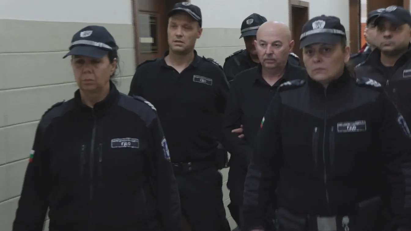След катастрофа и бягство в Турция: Шофьорът, убил 23-годишен мъж в Хасково, се предаде 