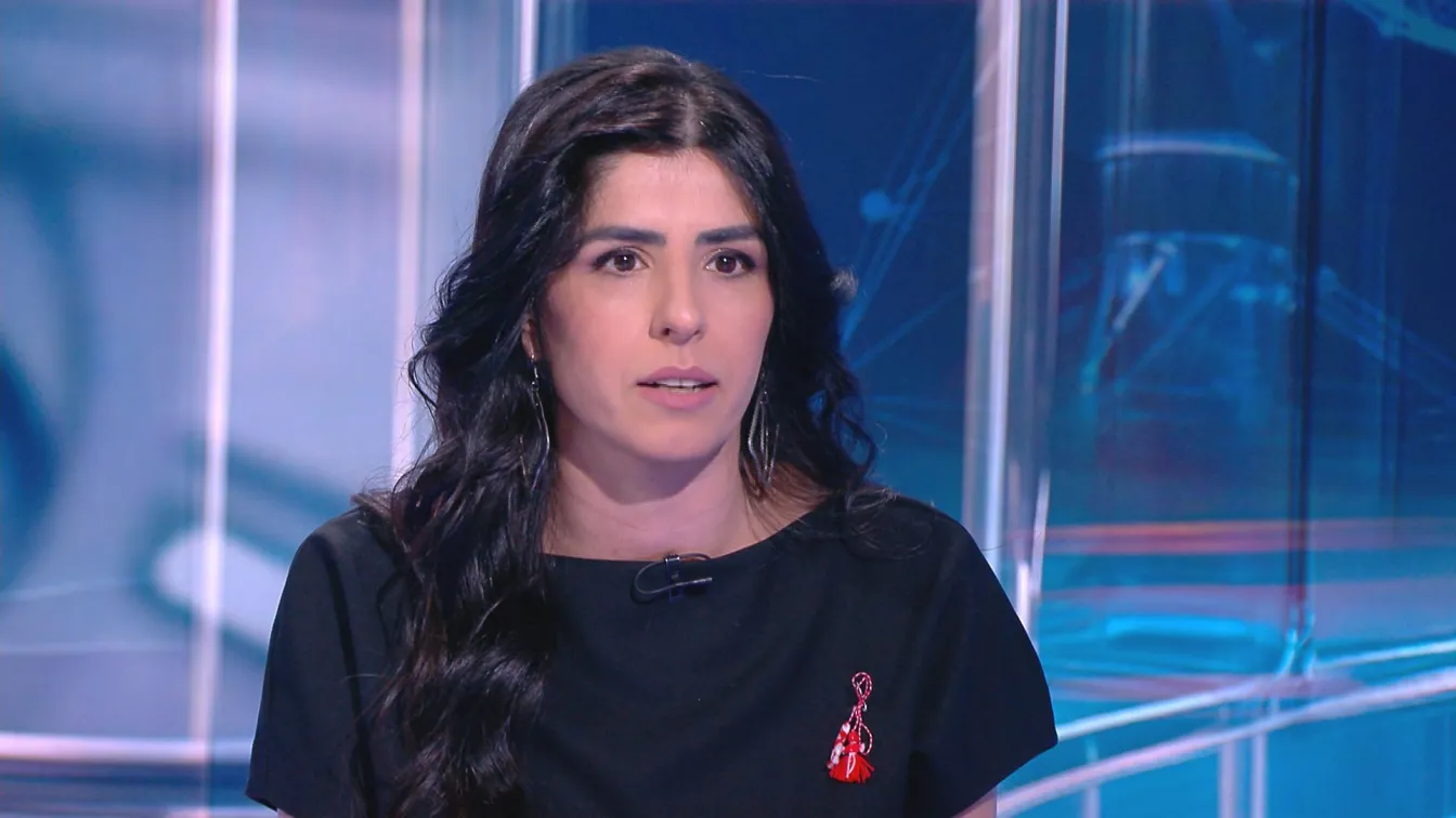 Фирузе Акбари: Хиляди майки, които погребаха децата си, не плачат за Хаменей, а танцуват след смъртта му