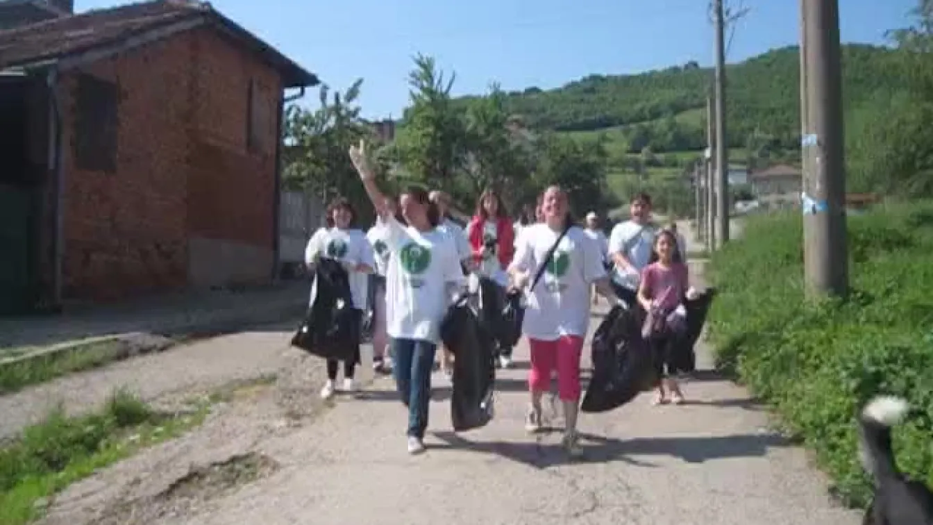 И децата в Чипровци: 