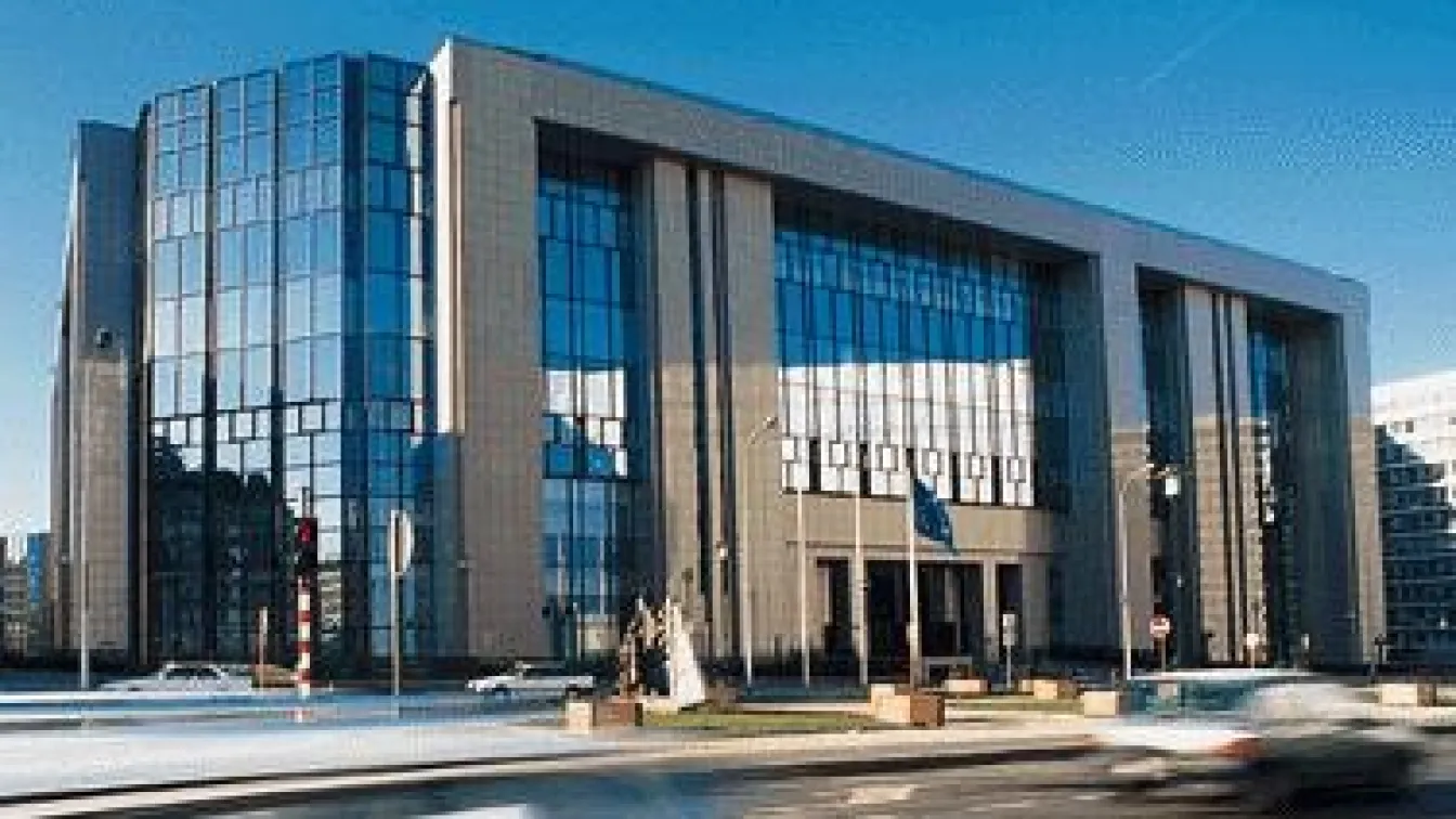 Франция заплашва да блокира новото споразумение ЕС-САЩ за свободна търговия