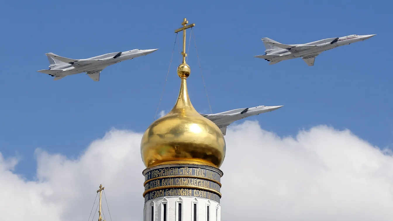 Шведски изтребители гонят руски бомбардировачи