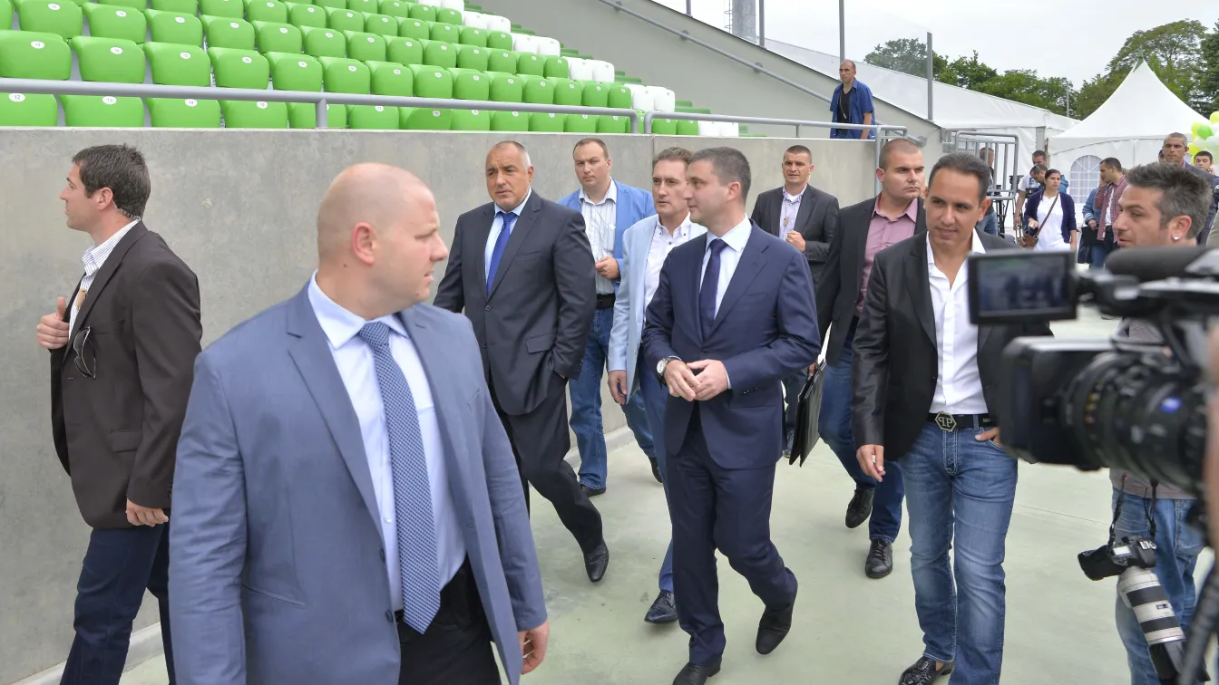 Министерство на отбраната: Властта не е летяла с военен хеликоптер до Разград