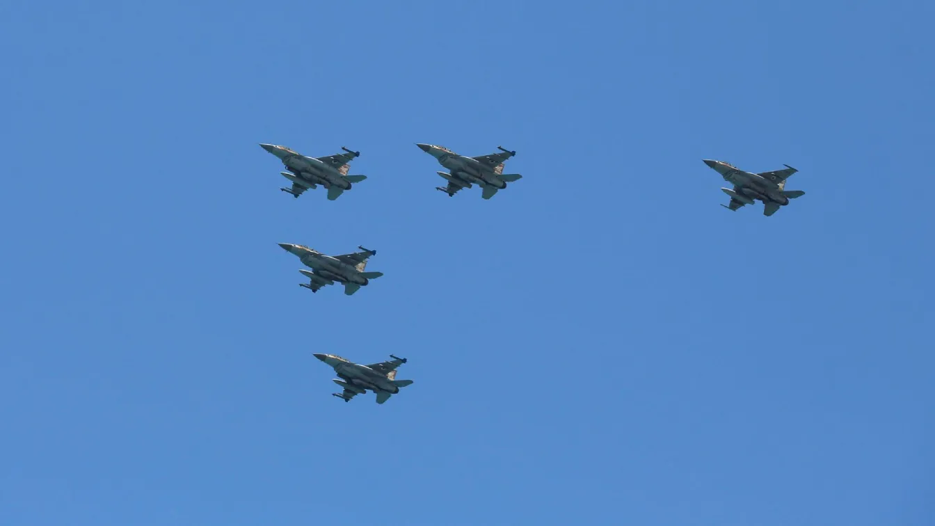 Два американски F-16 се сблъскаха край Северна Каролина