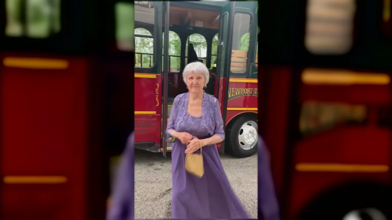 97-годишна жена стана кралица на абитуриентски бал