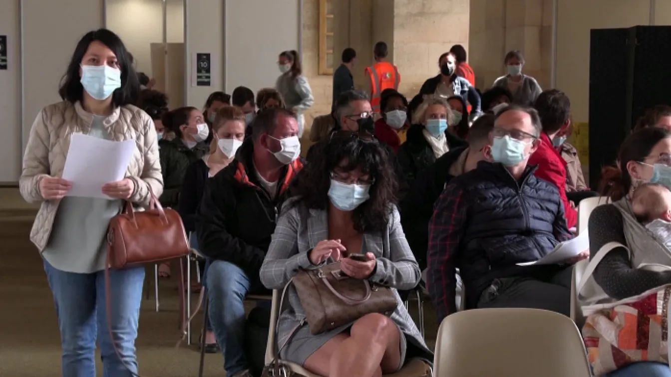 Дворецът „Версай“ се превърна във ваксинационен център