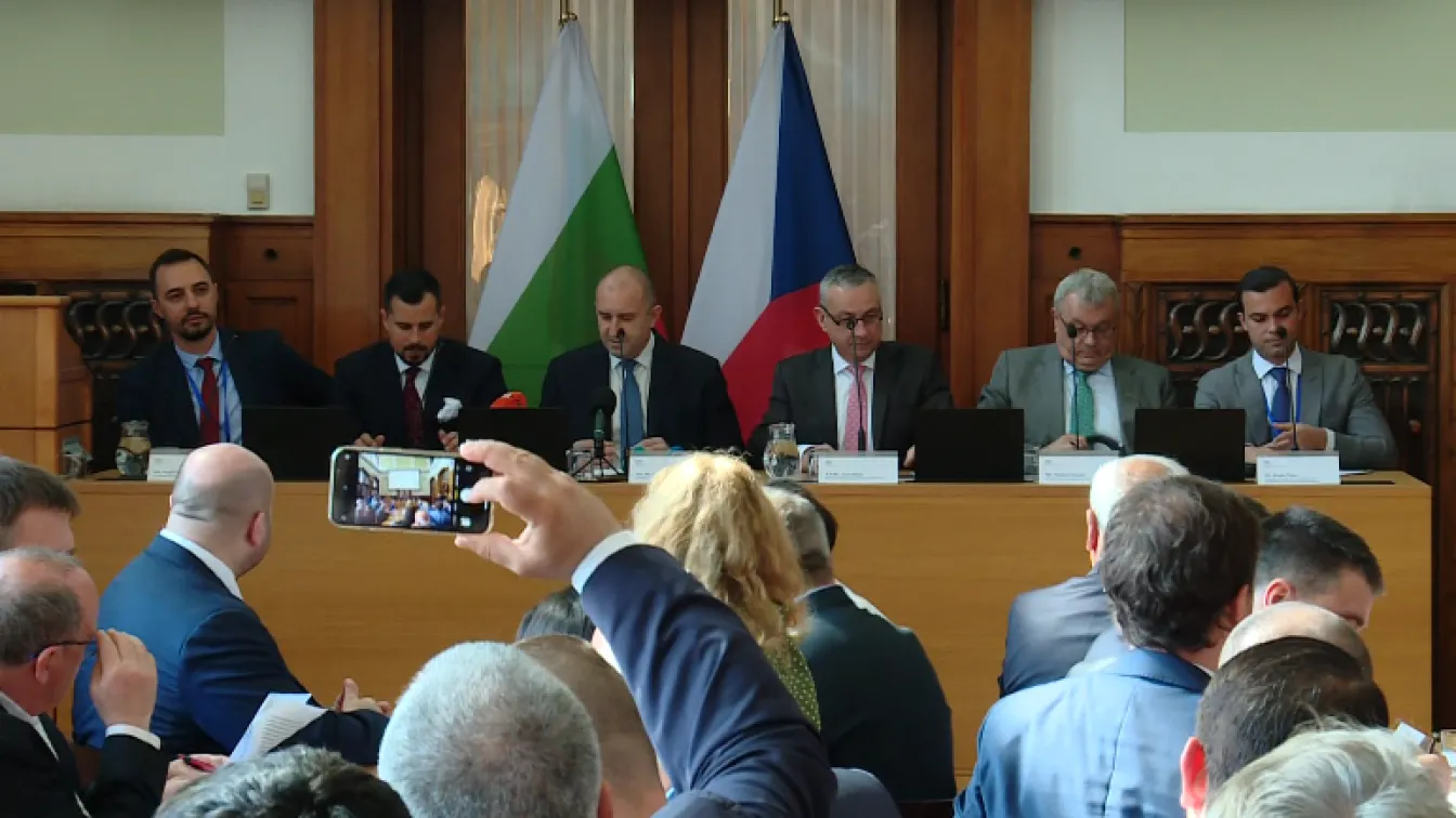 Визитата на Радев в Чехия: Президентът откри бизнес форум