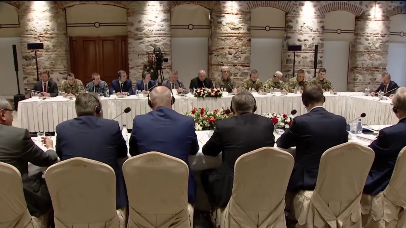 Войната в Украйна: Стъпка напред, две – назад