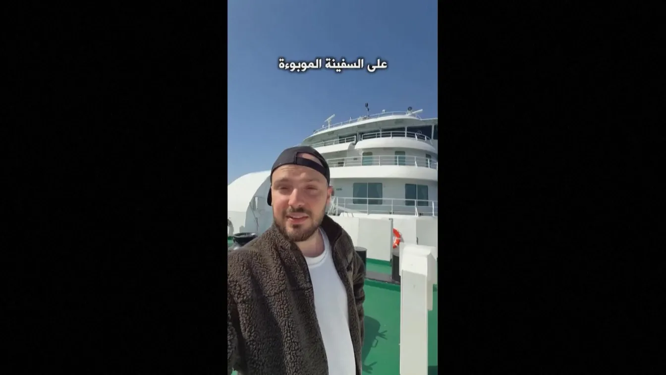 Пътник от заразения с хантавирус круизен кораб: Забраниха ни да слизаме, чакаме в открито море (ВИДЕО)