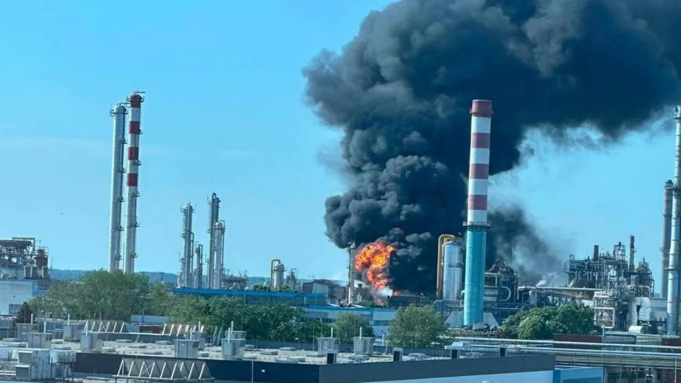Експлозия в завод на унгарската газова компания MOL взе жертва (СНИМКИ)