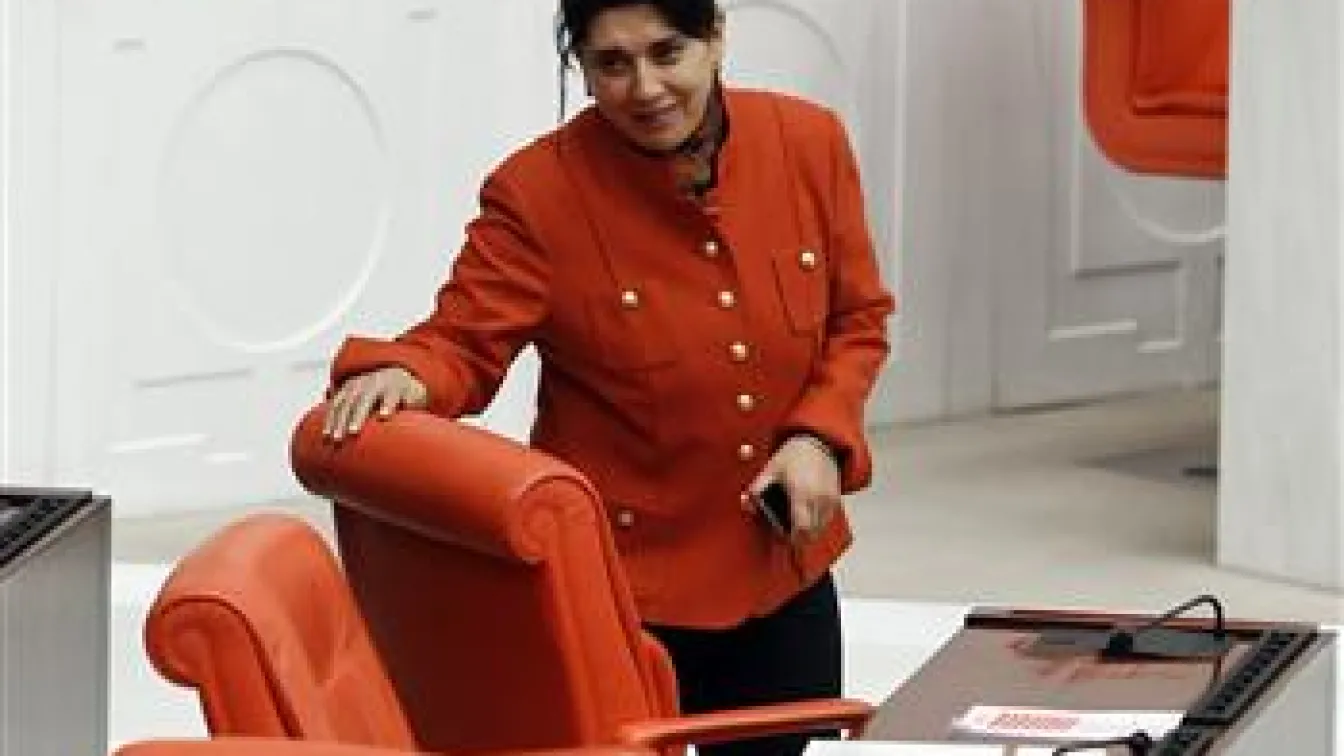 Жените обуват панталони в турския парламент