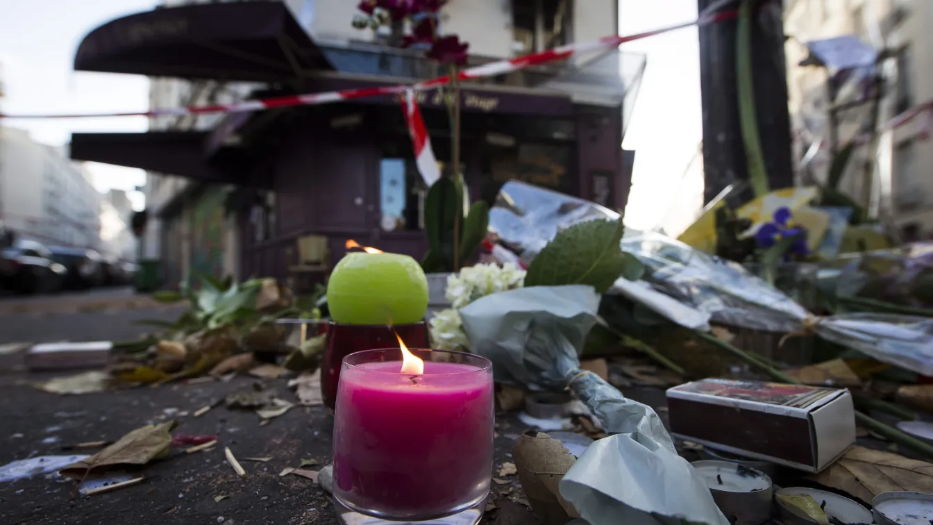 В българската църква в Париж отслужиха заупокойна литургия за убитите в атентатите